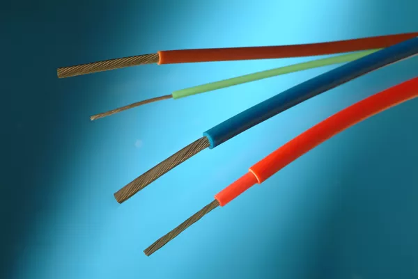 Doppelt isolierte FEP-Kabel mit IMQ-Zulassung Doppelt isolierte FEP-Kabel mit IMQ-Zulassung